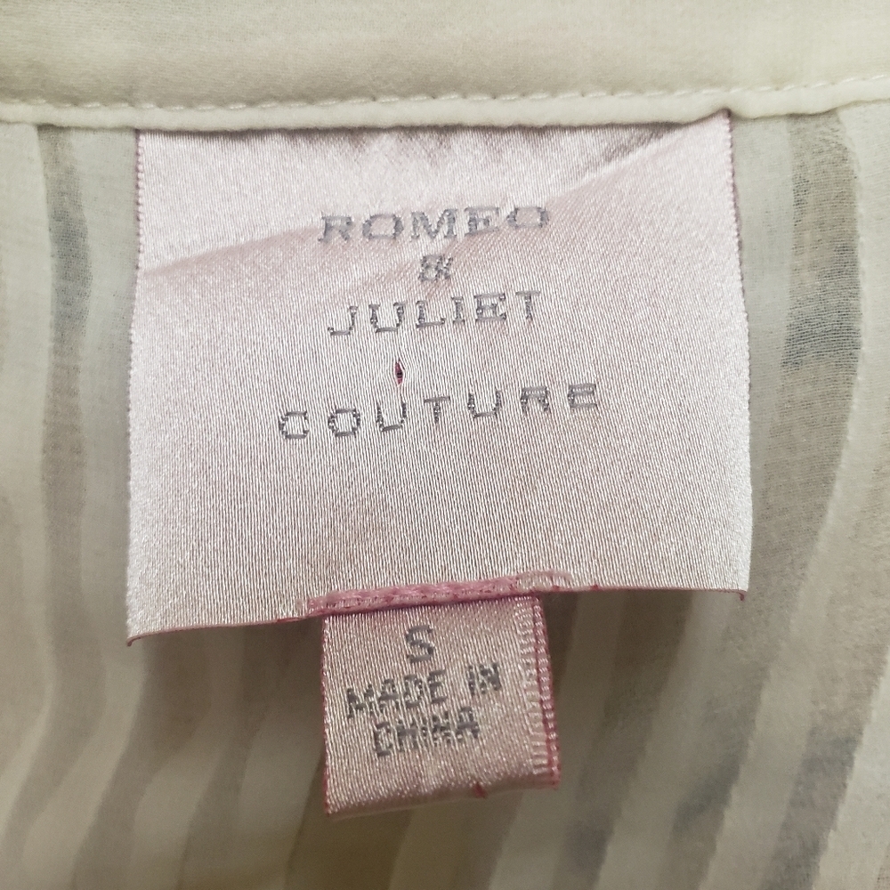 Romeo & Juliet Couture White Button Down Blouse - Picture 6 of 11
